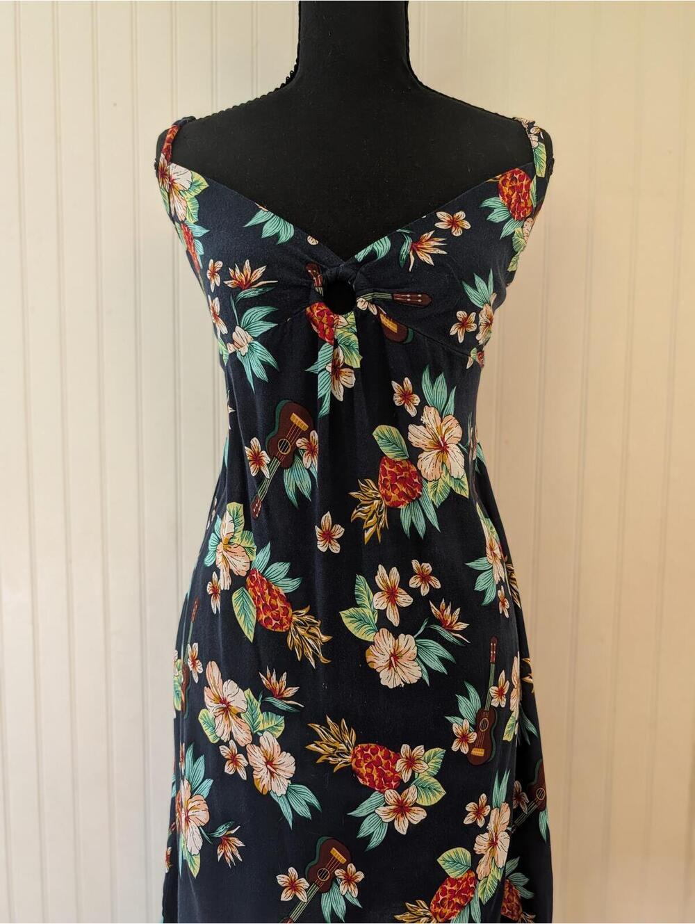 Hawaiian Island Floral Print Sleeveless Summer Dress with Front Knot Detail